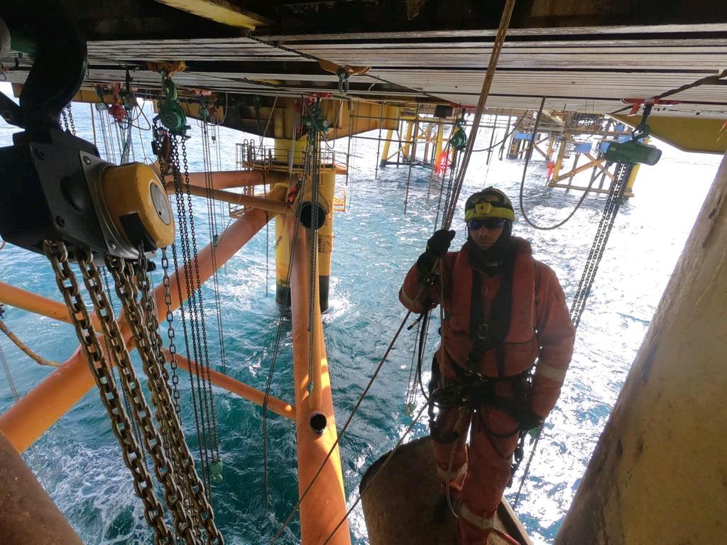 Jacket rigging photo